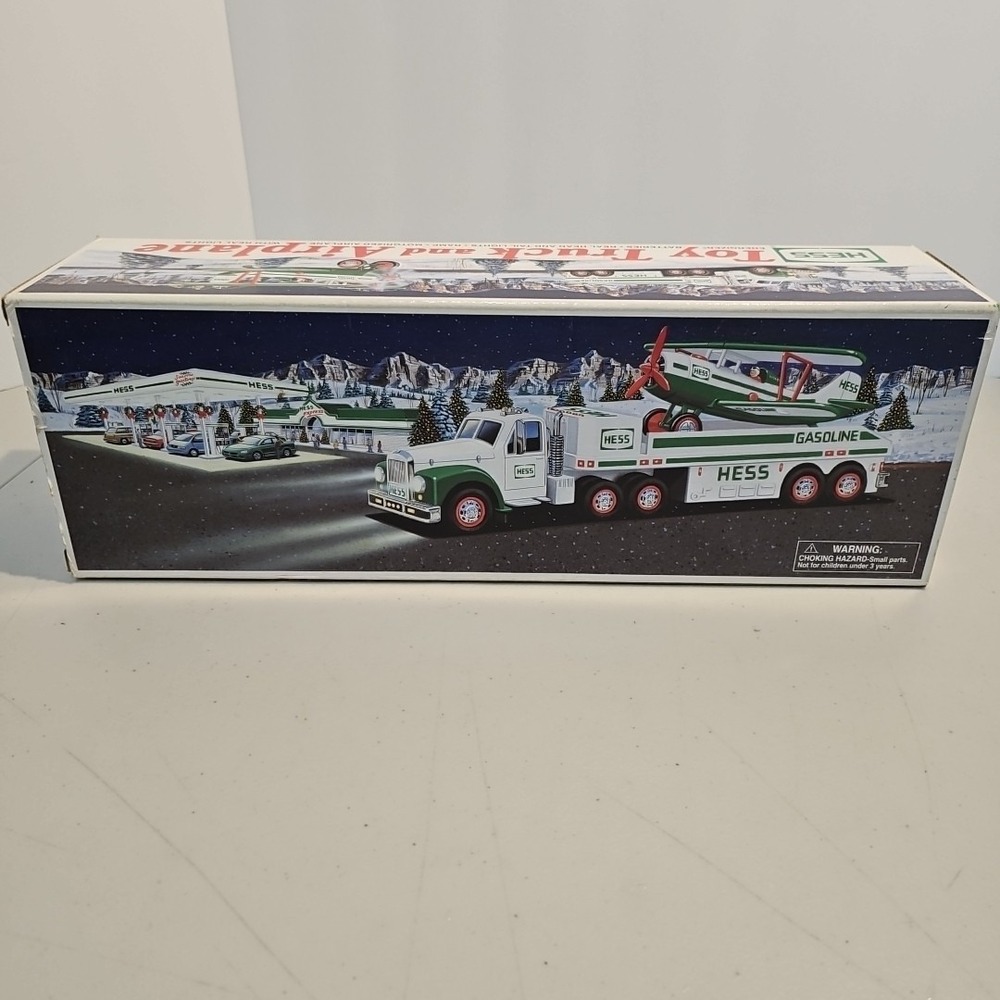 RARE Vintage Hess 2002 18 Wheeler Truck and Airplane Toy New In Original Box